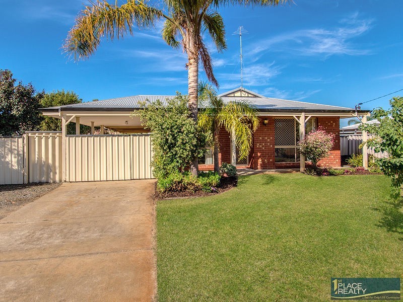 10 Saskatchewan Way, Greenfields WA 6210