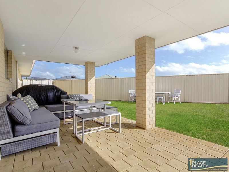 28 Highcliffe Circle, Lakelands WA 6180