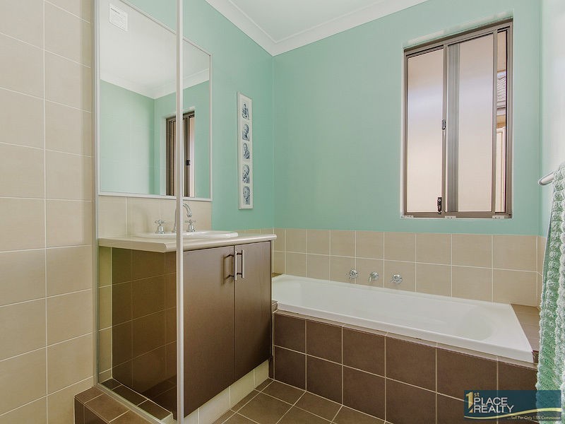 28 Highcliffe Circle, Lakelands WA 6180