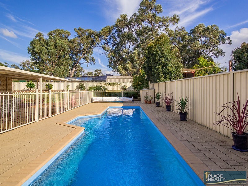 12 Bookara View, Lakelands WA 6180