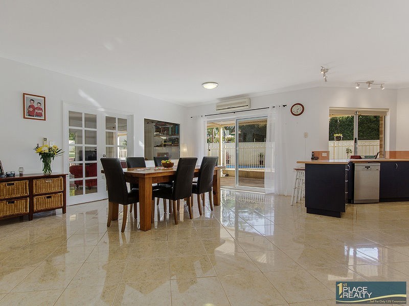 12 Bookara View, Lakelands WA 6180