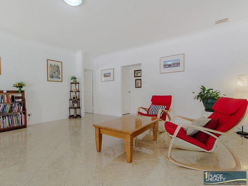 12 Bookara View, Lakelands WA 6180