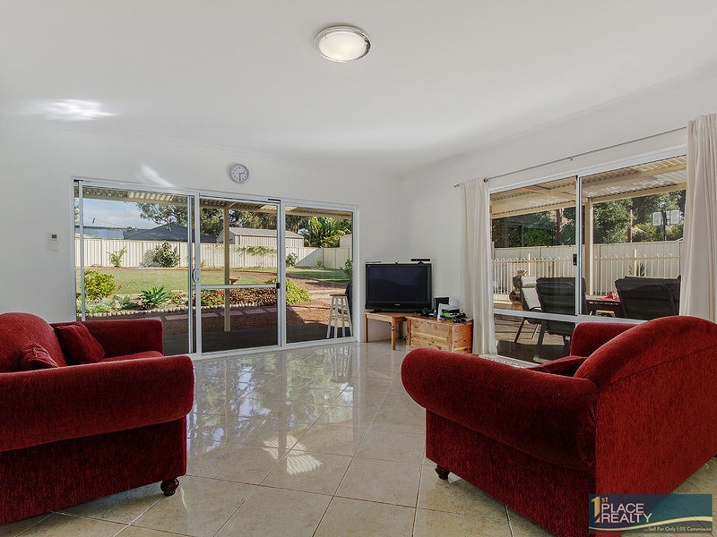 12 Bookara View, Lakelands WA 6180