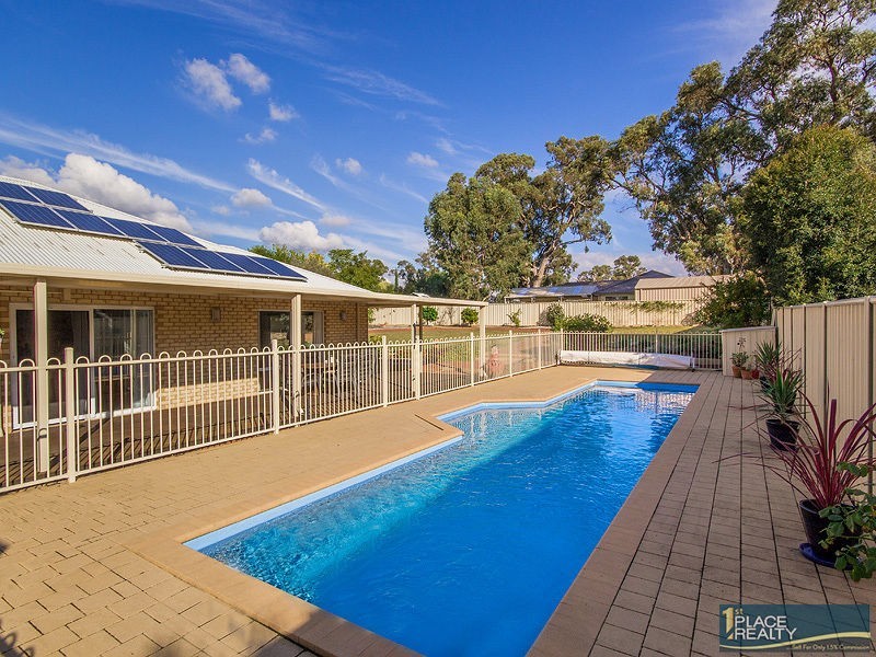 12 Bookara View, Lakelands WA 6180