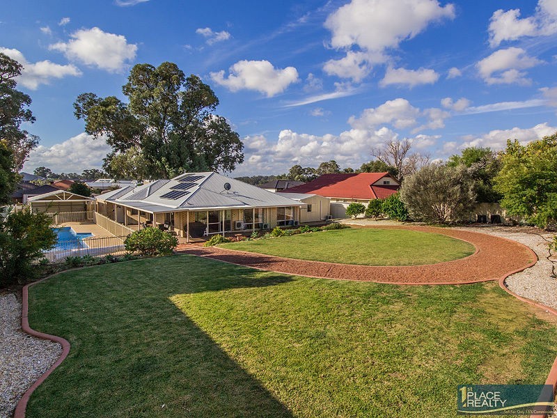 12 Bookara View, Lakelands WA 6180