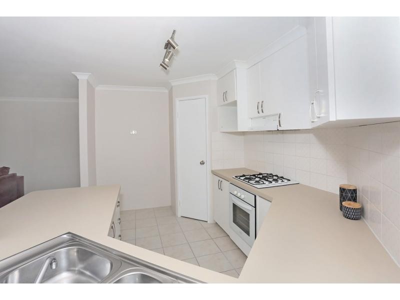 2 Selloa Court, Halls Head WA 6210