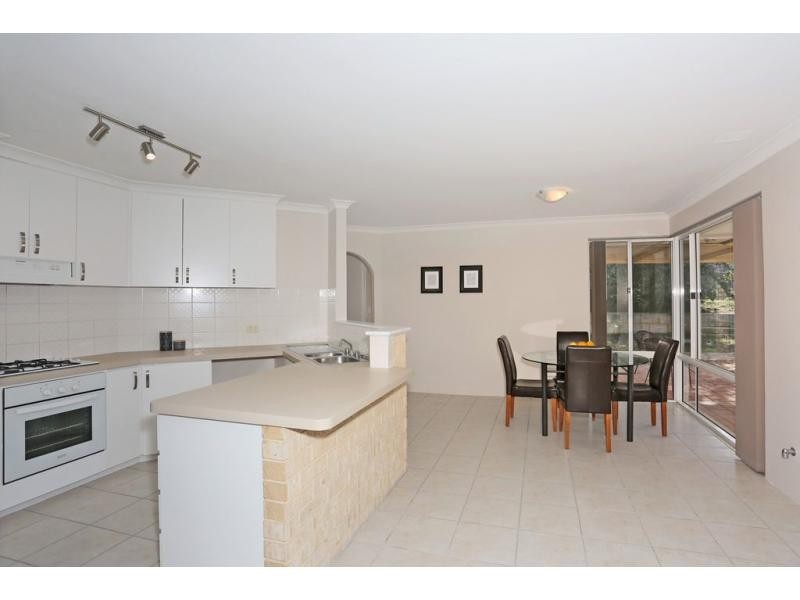 2 Selloa Court, Halls Head WA 6210