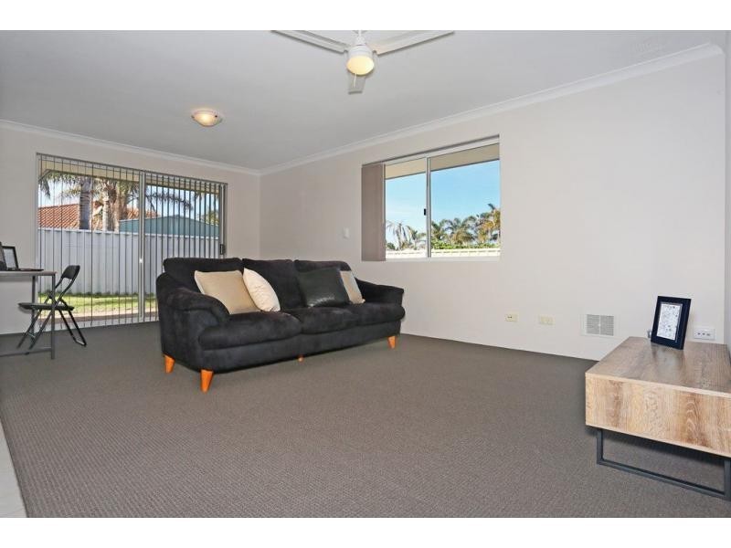 2 Selloa Court, Halls Head WA 6210