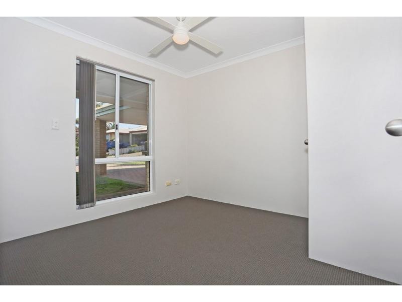 2 Selloa Court, Halls Head WA 6210