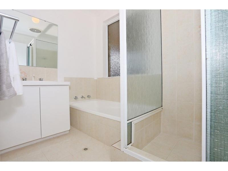 2 Selloa Court, Halls Head WA 6210