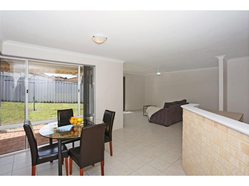 2 Selloa Court, Halls Head WA 6210