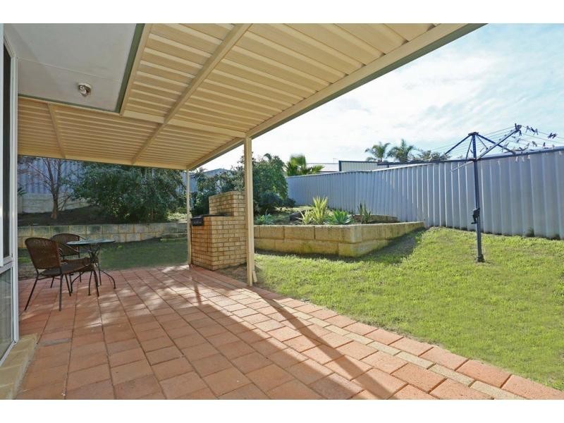 2 Selloa Court, Halls Head WA 6210