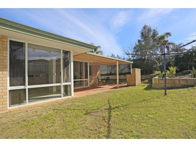 2 Selloa Court, Halls Head WA 6210