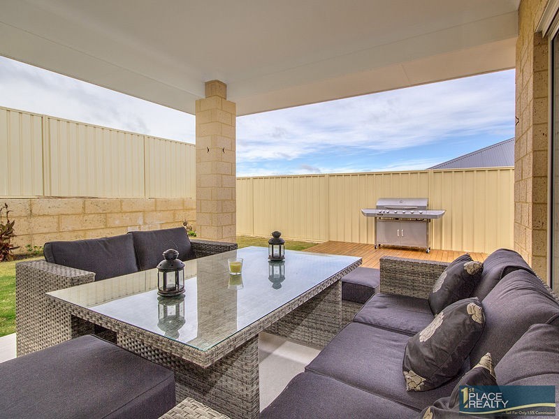 6 Lisle Road, Madora Bay WA 6210