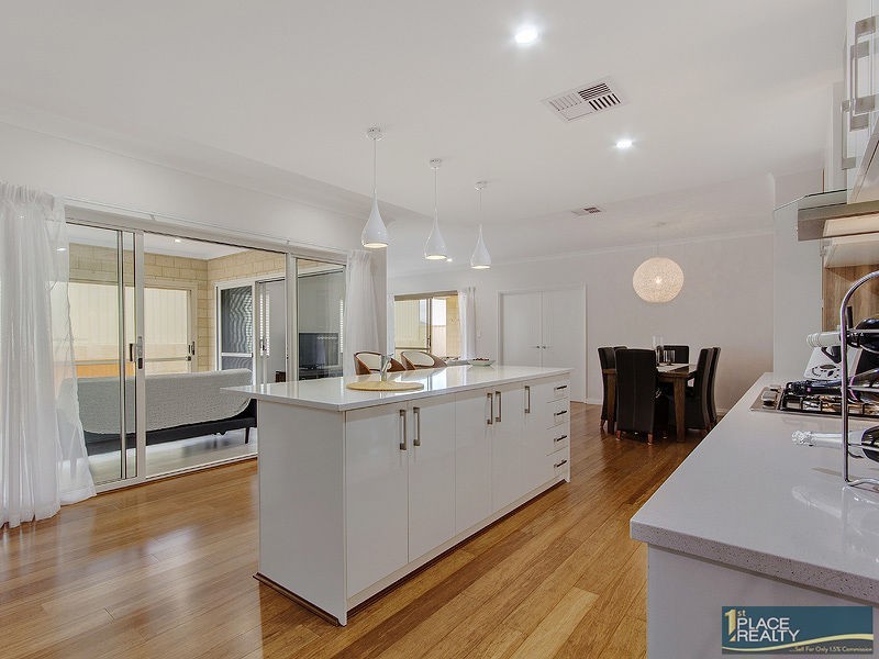 6 Lisle Road, Madora Bay WA 6210