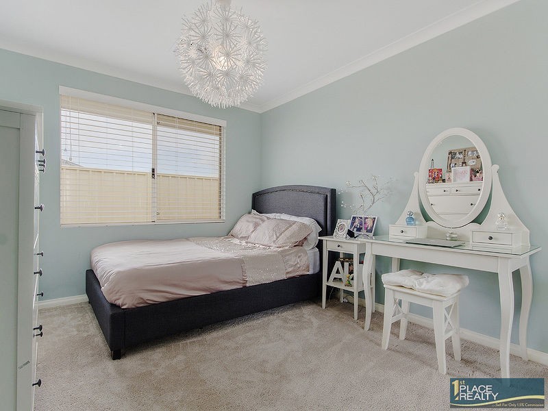 6 Lisle Road, Madora Bay WA 6210