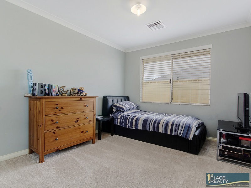 6 Lisle Road, Madora Bay WA 6210