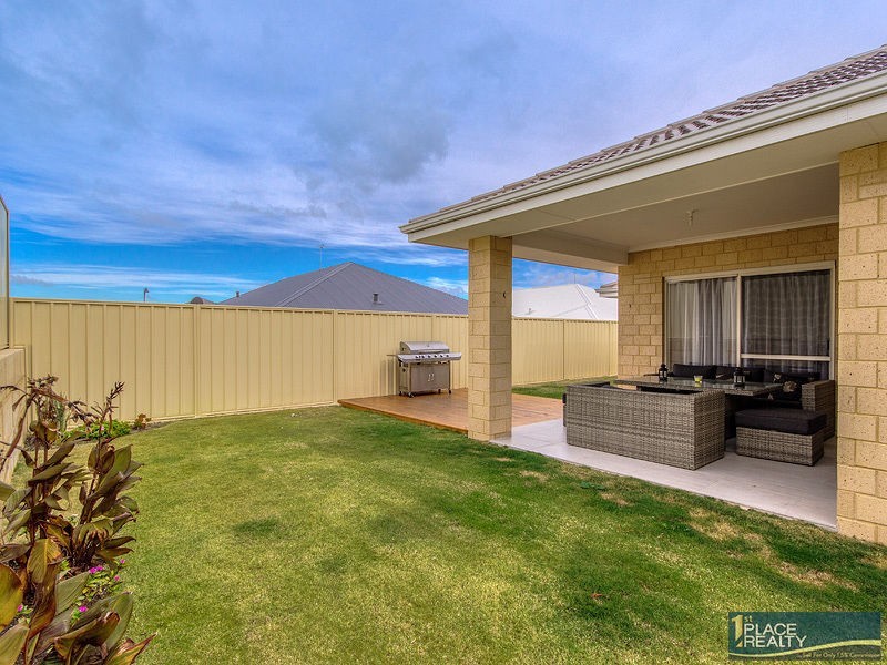 6 Lisle Road, Madora Bay WA 6210