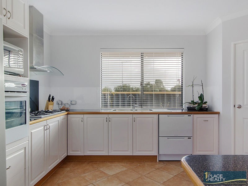 3 Wildflower Close, Singleton WA 6175