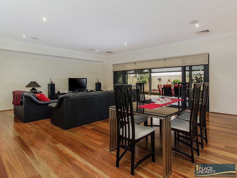 27 Cohen Vista, Lakelands WA 6180