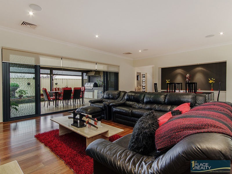 27 Cohen Vista, Lakelands WA 6180