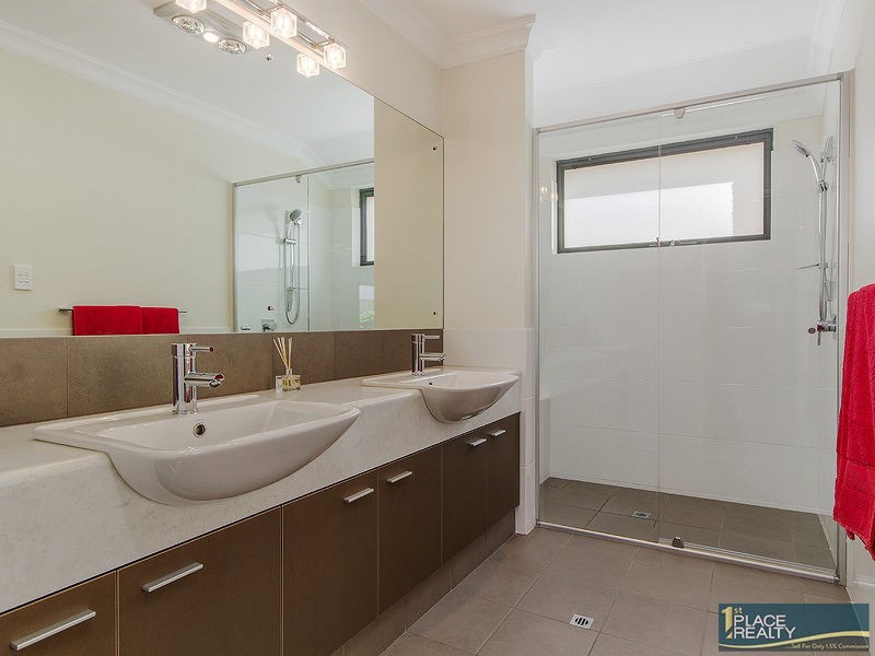 27 Cohen Vista, Lakelands WA 6180