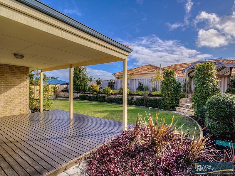 12 Bolton Avenue, Secret Harbour WA 6173