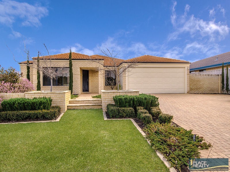 12 Bolton Avenue, Secret Harbour WA 6173