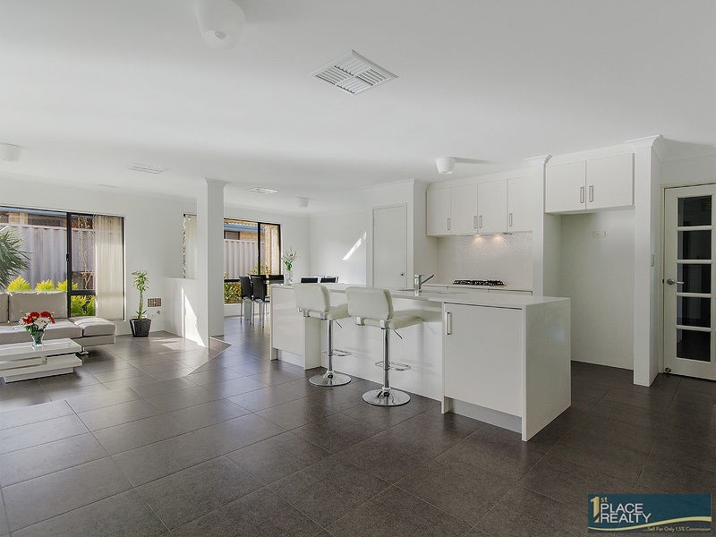 12 Bolton Avenue, Secret Harbour WA 6173