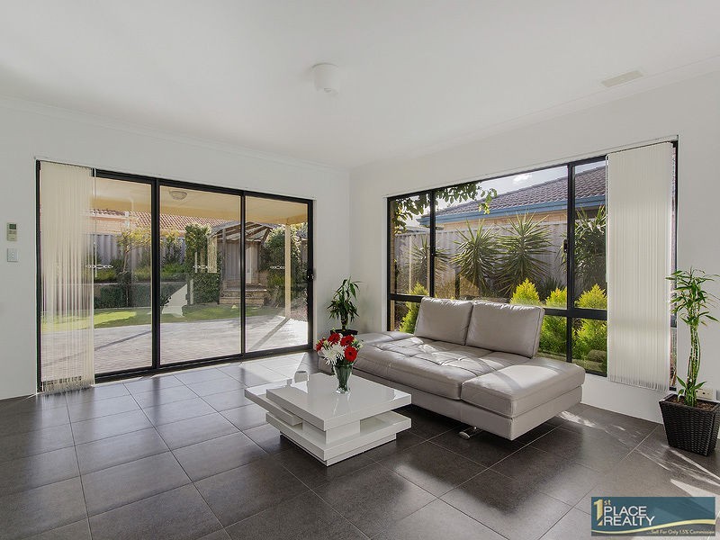 12 Bolton Avenue, Secret Harbour WA 6173