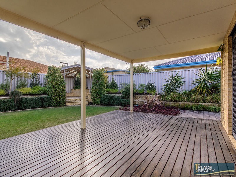 12 Bolton Avenue, Secret Harbour WA 6173