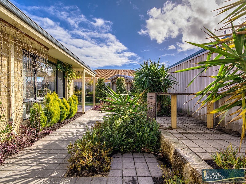 12 Bolton Avenue, Secret Harbour WA 6173