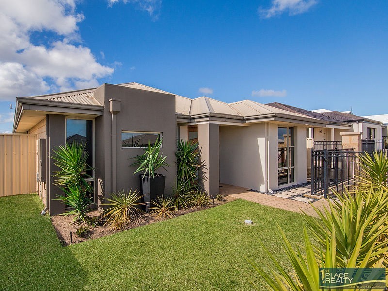 12 Salome Crescent, Lakelands WA 6180