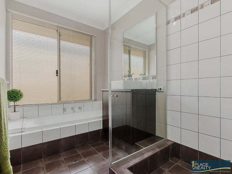 12 Salome Crescent, Lakelands WA 6180