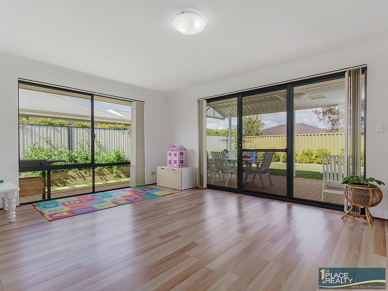 21 Camden Way, Meadow Springs WA 6210