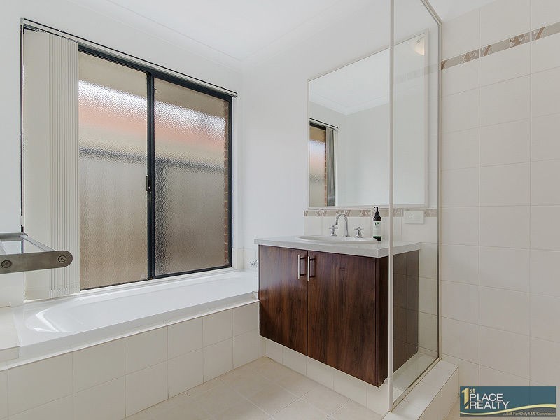 21 Camden Way, Meadow Springs WA 6210