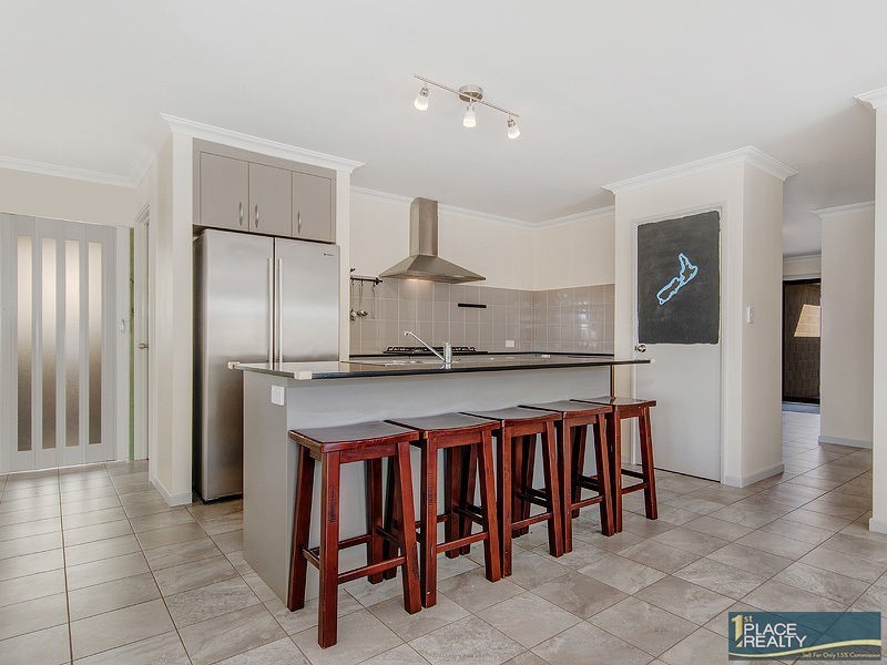 8 Payanna Grange, Lakelands WA 6180