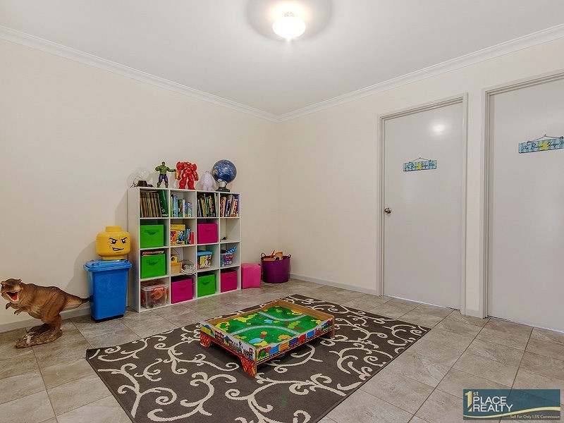 8 Payanna Grange, Lakelands WA 6180