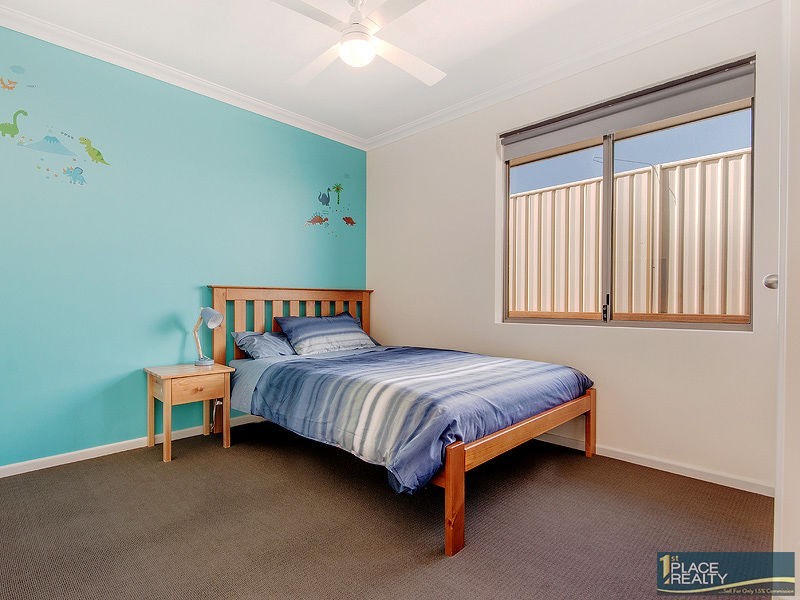 8 Payanna Grange, Lakelands WA 6180