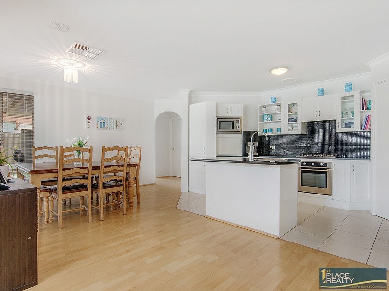 7 Cherry Hills Retreat, Meadow Springs WA 6210