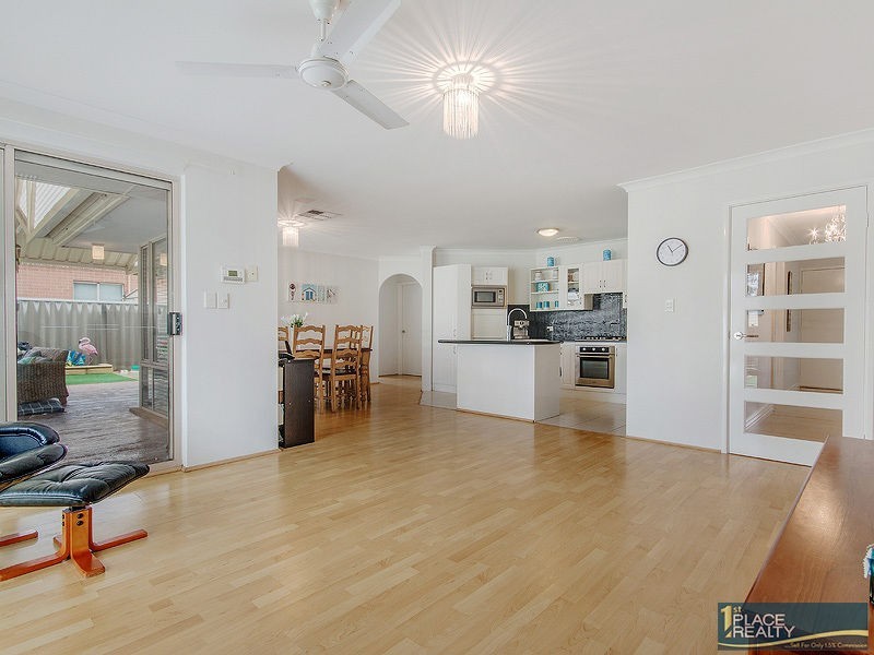 7 Cherry Hills Retreat, Meadow Springs WA 6210