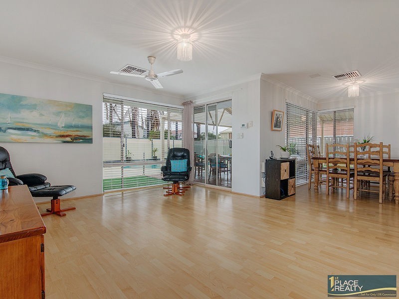 7 Cherry Hills Retreat, Meadow Springs WA 6210