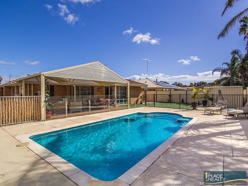 7 Cherry Hills Retreat, Meadow Springs WA 6210