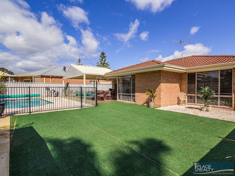 7 Cherry Hills Retreat, Meadow Springs WA 6210