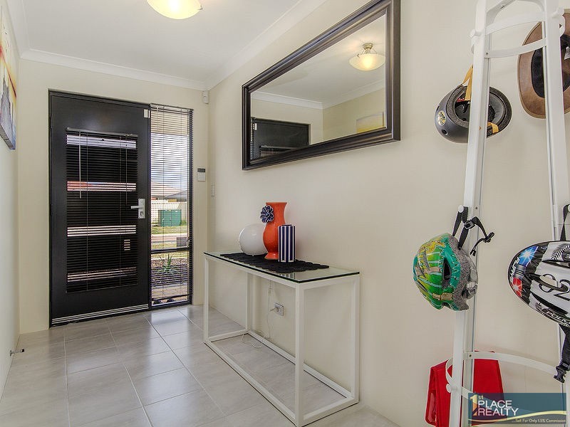 20 Highcliffe Circle, Lakelands WA 6180