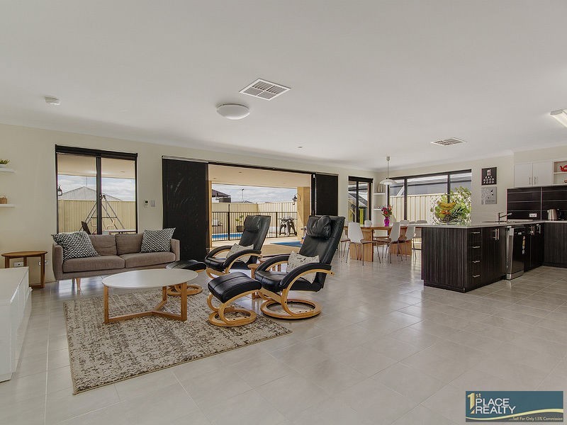 20 Highcliffe Circle, Lakelands WA 6180