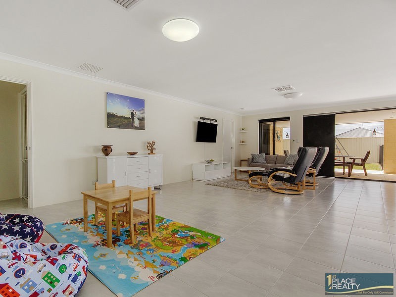 20 Highcliffe Circle, Lakelands WA 6180