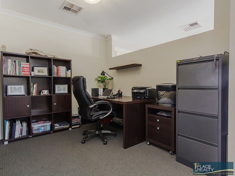 20 Highcliffe Circle, Lakelands WA 6180