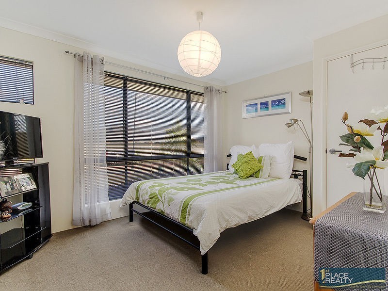 20 Highcliffe Circle, Lakelands WA 6180