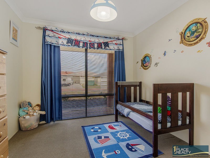 20 Highcliffe Circle, Lakelands WA 6180